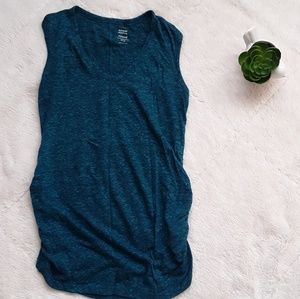 Sleeveless maternity top size small